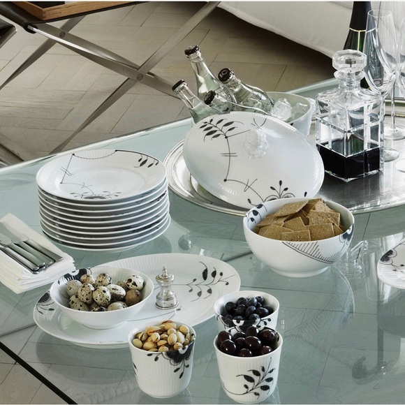 Royal Copenhagen Black Mega Salad Plate #6 8.75” - Picture 2 of 5